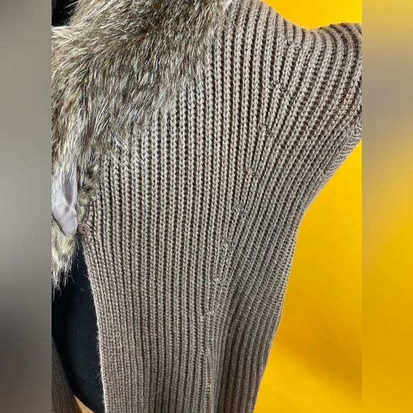 Chico’s Brown Faux Fur Collar Sweater Vest - Picture 5 of 7